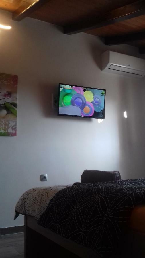 Holiday Home Nora**** Loznati Cres Bagian luar foto