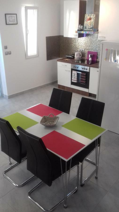 Holiday Home Nora**** Loznati Cres Bagian luar foto