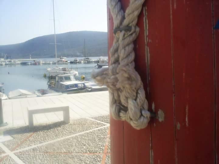 Holiday Home Nora**** Loznati Cres Bagian luar foto