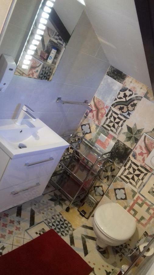 Holiday Home Nora**** Loznati Cres Bagian luar foto